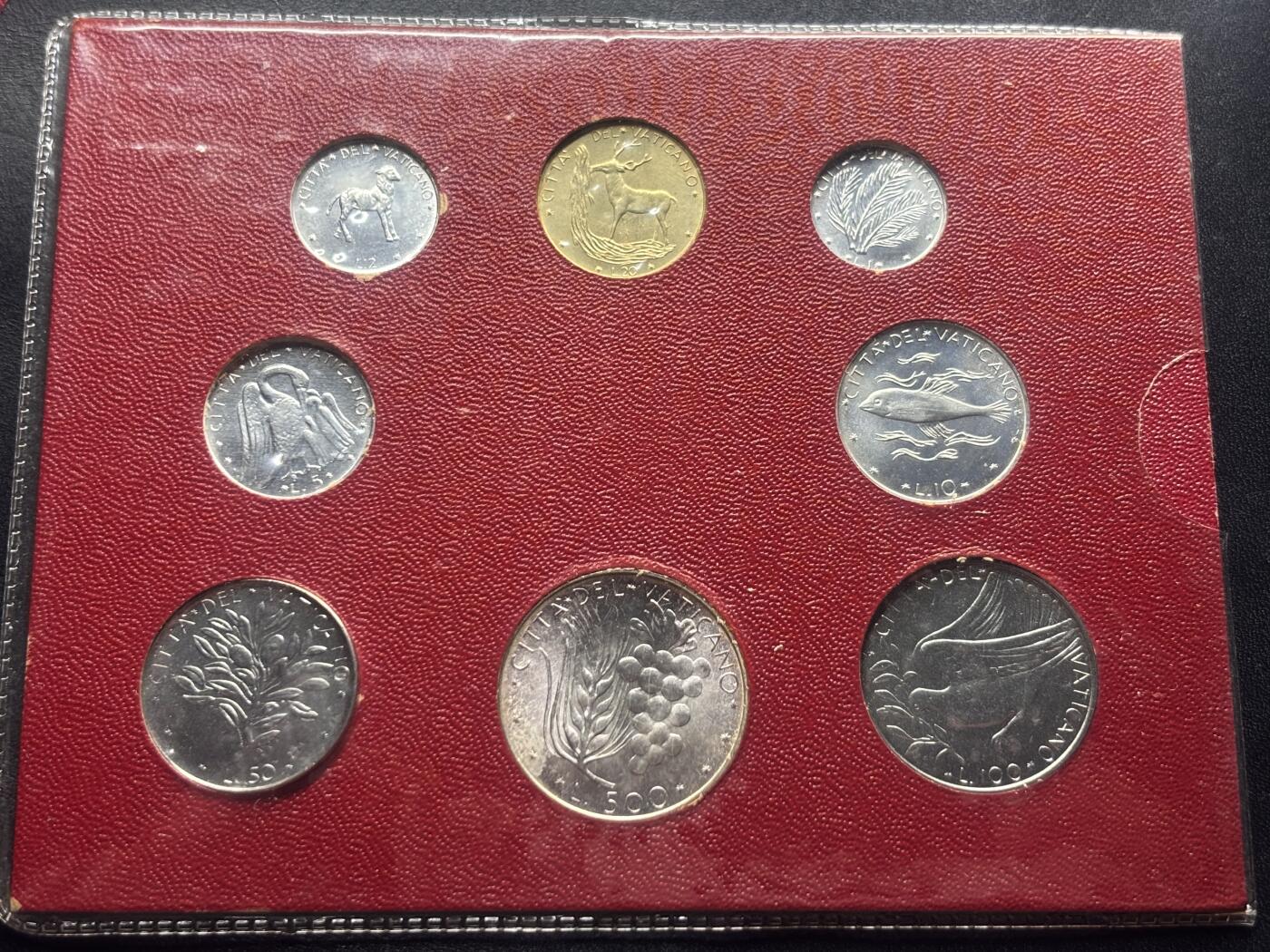 邮泉阁限时拍卖第三十四场 圣马力诺、梵蒂冈、意大利硬币专场（硬币在国外。请付邮费6元。） 梵蒂冈教宗保禄六世1973年8枚封装