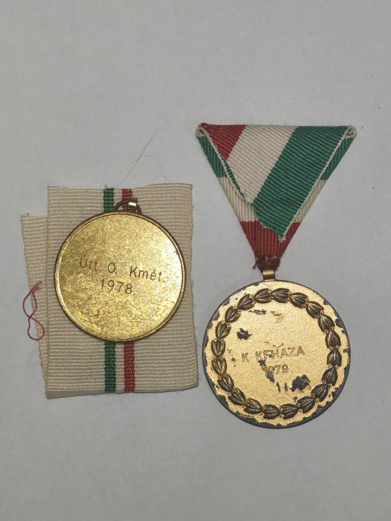 韵星假日精品2025秋季军品类拍卖会-- Rimey Holidays Boutique 2025 Autumn Militaria Sale 匈牙利人民共和国金级体育部奖章、金级足球优胜奖章一组 实发带刻字