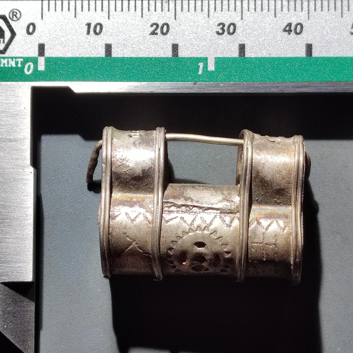 PCAI钱币5-581  各种杂項小专场 空心小银饰