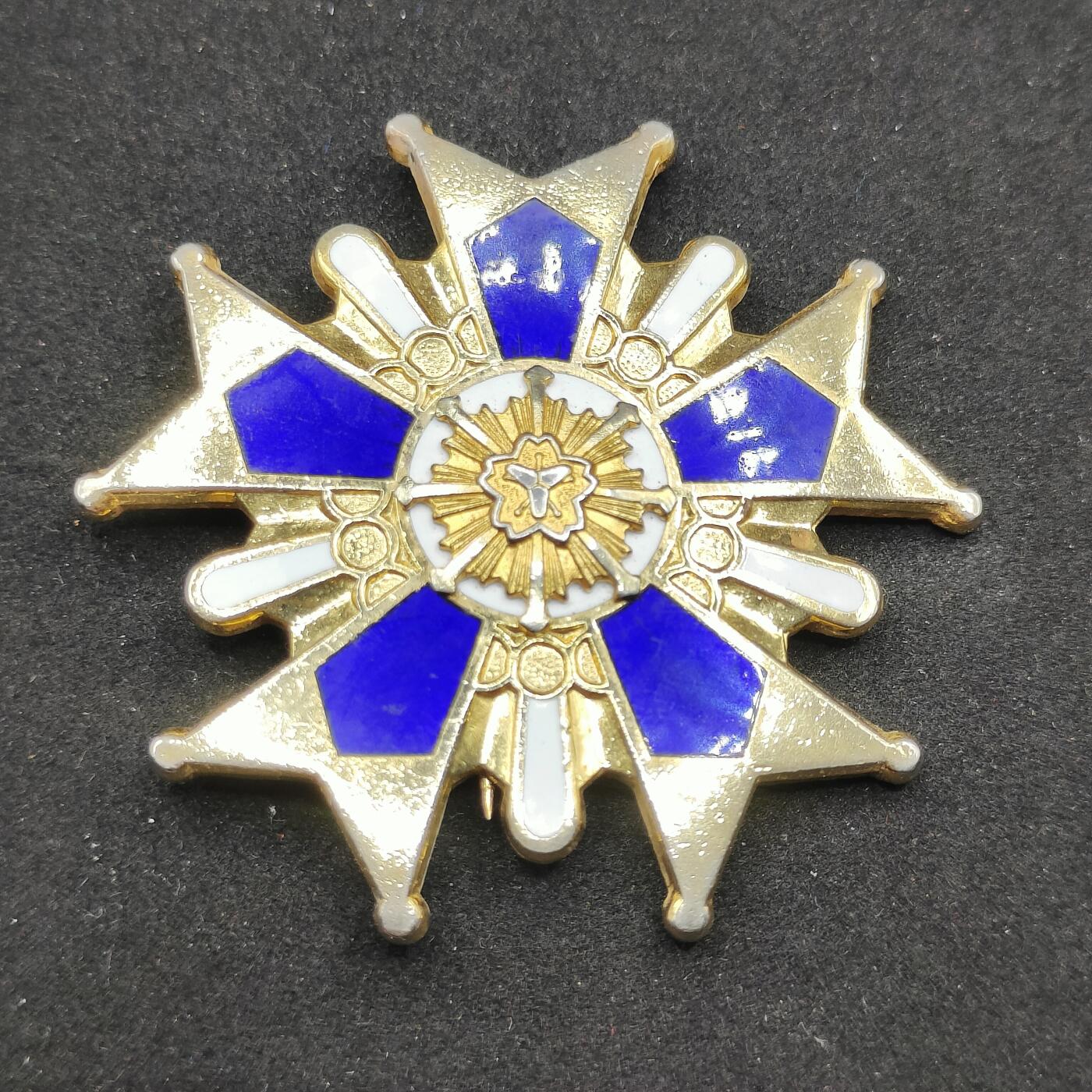 0元起拍勋章 第307期 咸鱼国勋章拍卖专场 11月5日（周三）下午6：00开始