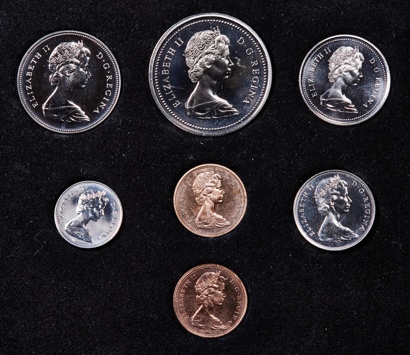 【俄甄集藏】2025年(044)11-12星期三晚 19:30 全场包邮 加拿大1973年纪念爱德华王子岛并入加拿大100周年官方类精制纪念硬币1分-1元7枚全套，原盒证