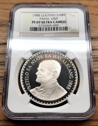 凡希社世界钱币微拍第三百十三期 - 1988莱索托教皇访问纪念10M大银精铸NGC-PF69UC