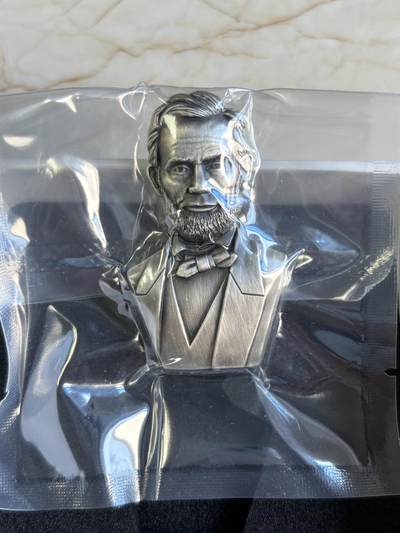 第180期拍卖【长期征集拍品】【北京币展专场】 - 乍得 2022 年美国第 16 任总统2盎司异形仿古银币，999银，发行364枚