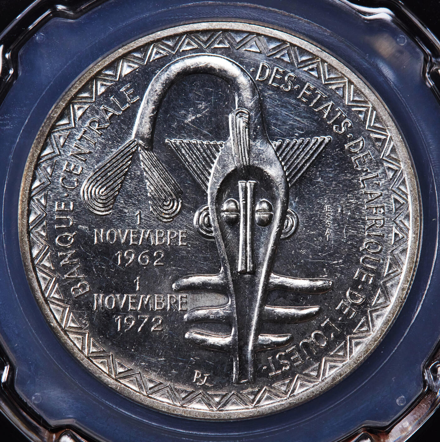 【俄甄集藏】2025年(044)11-12星期三晚 19:30 全场包邮 西非经济共同体1972年纪念共同体成立10周年500法郎银质样币，信泰 SP64，重25克，90%银，发行量1300枚，稀有品种