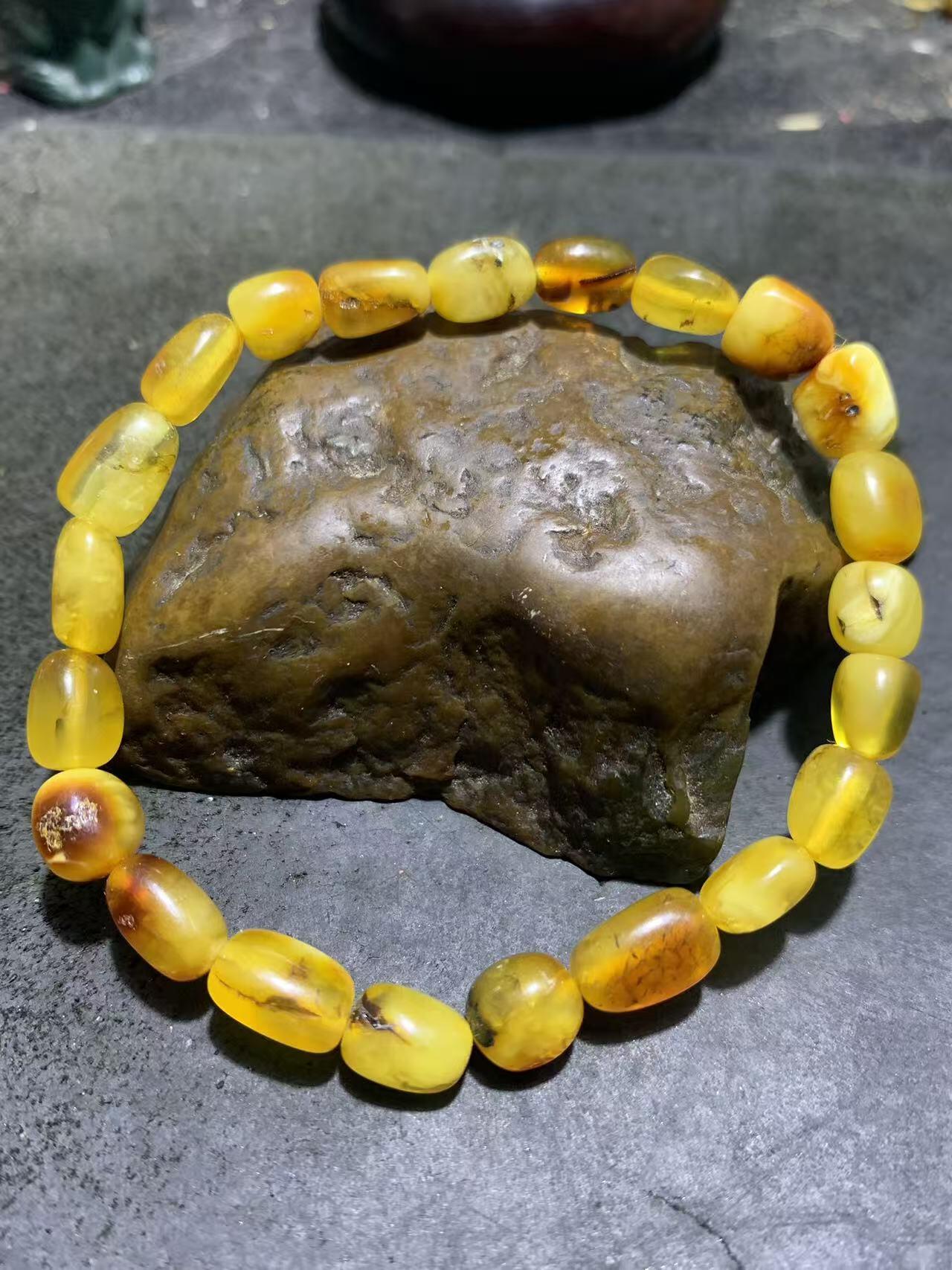 天然蜜蜡随形手串1条！