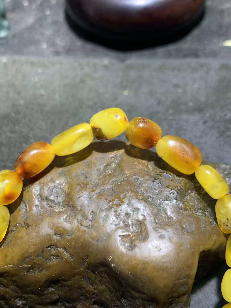 天然蜜蜡随形手串1条！