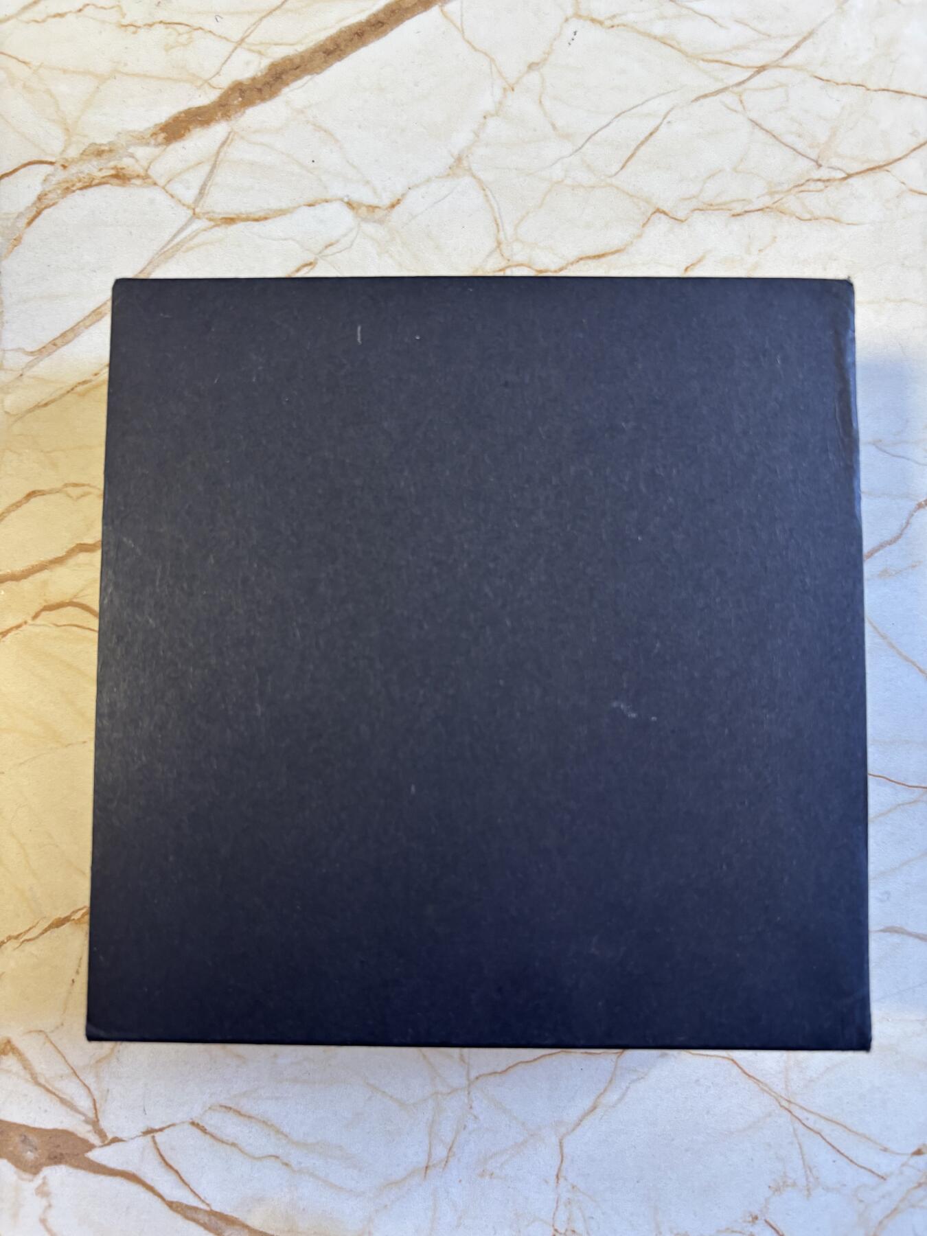 第180期拍卖【长期征集拍品】【北京币展专场】 库克2022年画家梵高彩色2盎司精制纪念银币，999银，发行999枚,梵高衣服这里有掉色