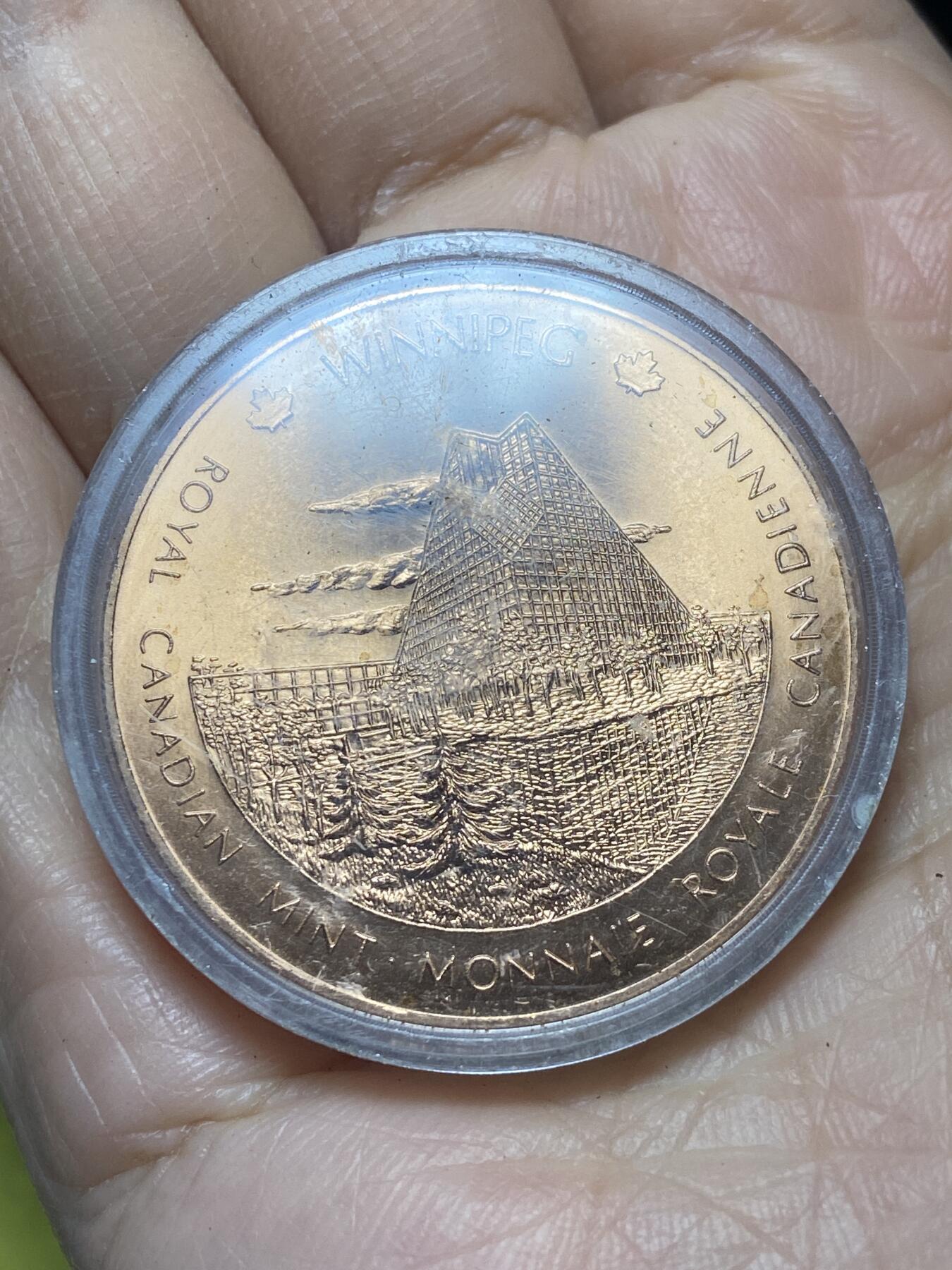 2025年第一百二十一场(总第一百四十七场）外国好品散币(免佣金) 好品–加拿大🇨🇦纪念章(加拿大皇家造币厂造，分别刻画了渥太华和温尼伯两个城市风貌)