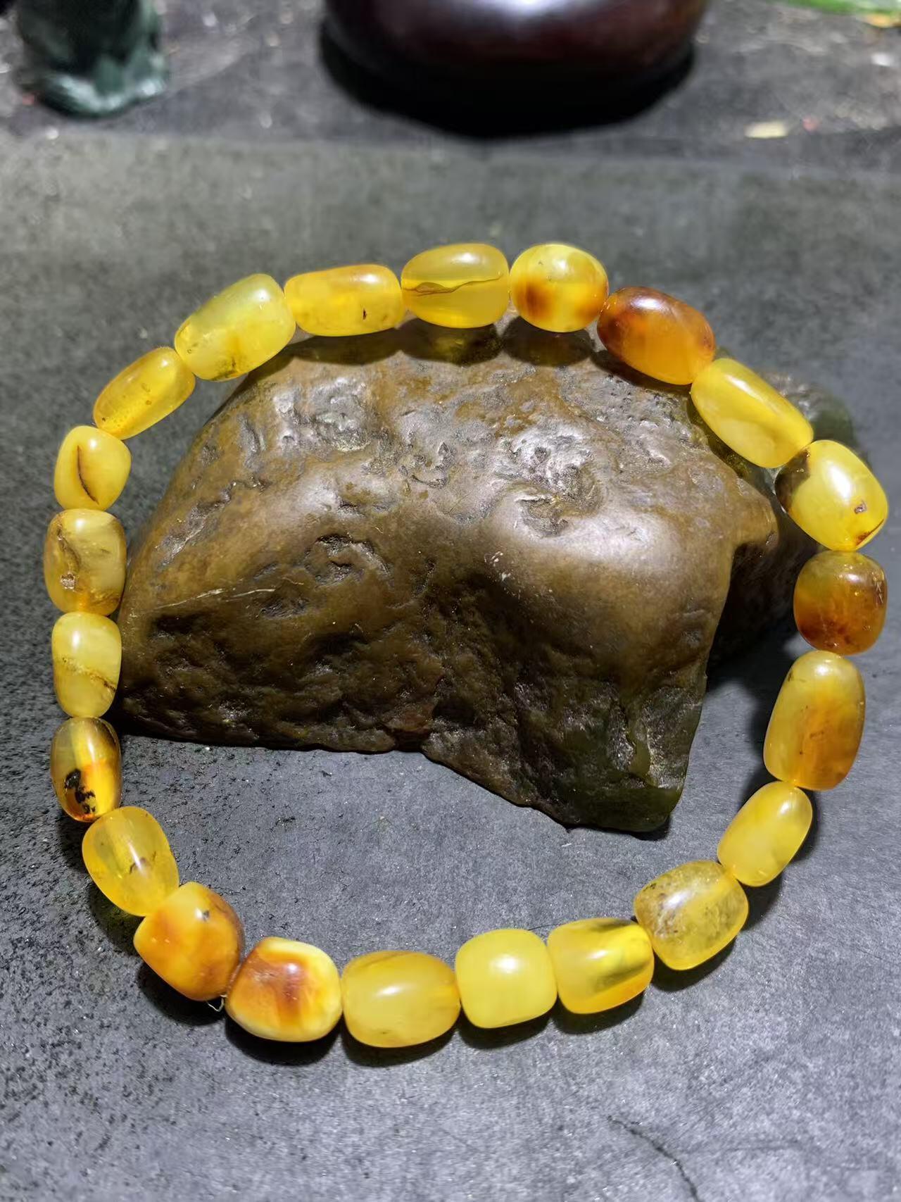 天然蜜蜡随形手串1条！