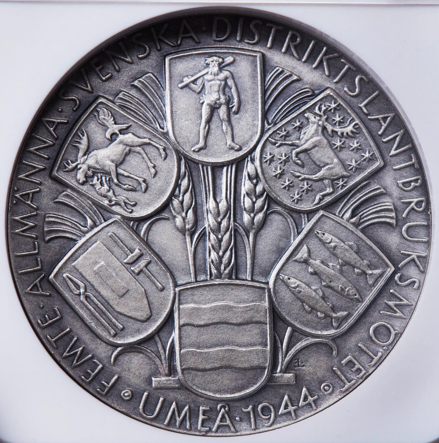 【俄甄集藏】2025年(044)11-12星期三晚 19:30 全场包邮 瑞典1944年古斯塔夫五世头像国立农业协会纪念大银章，NGC MS64，磨砂底板，名家林德伯格作品，加厚盒