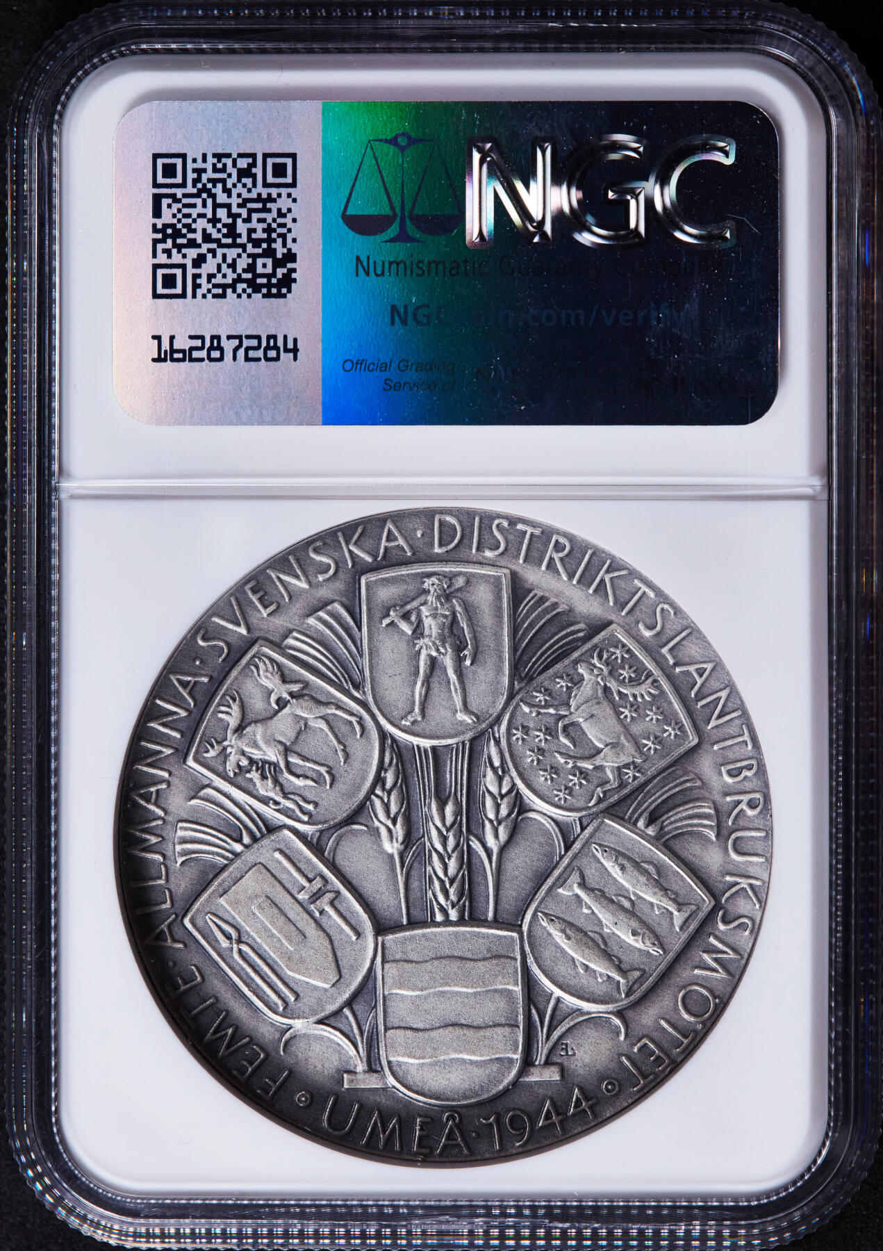 【俄甄集藏】2025年(044)11-12星期三晚 19:30 全场包邮 瑞典1944年古斯塔夫五世头像国立农业协会纪念大银章，NGC MS64，磨砂底板，名家林德伯格作品，加厚盒