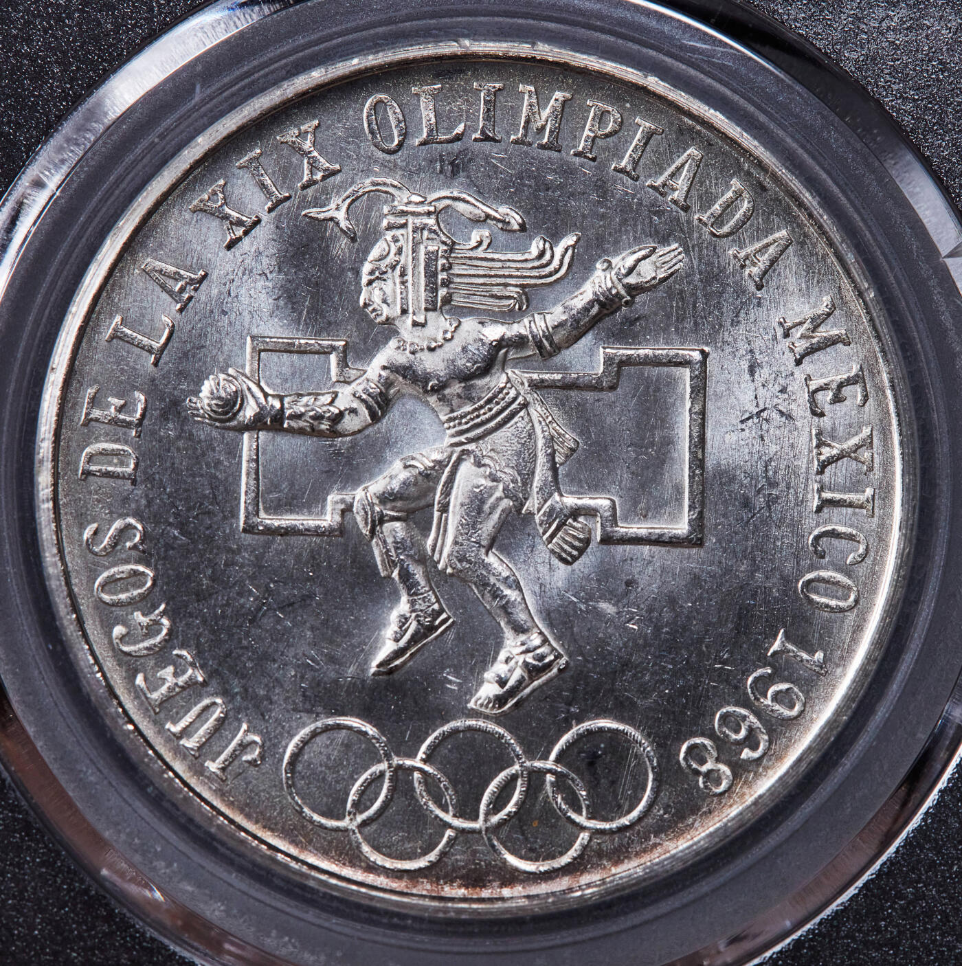 【俄甄集藏】2025年(044)11-12星期三晚 19:30 全场包邮 墨西哥1968年纪念墨西哥城奥运会25比索银币，公博 MS64，转光品相，重22.5克，72%银