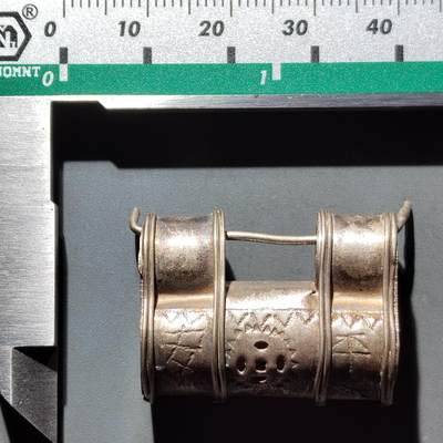 PCAI钱币5-581  各种杂項小专场 - 空心小银饰