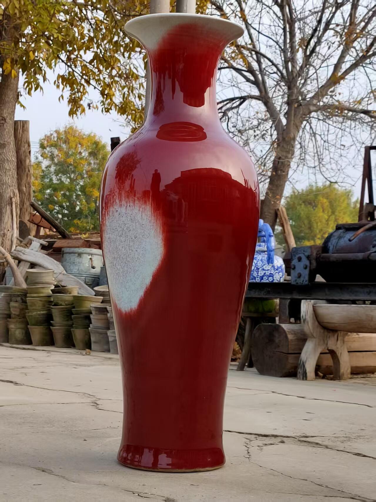 民国时期郎红釉大赏瓶  ，有少许磕碰
