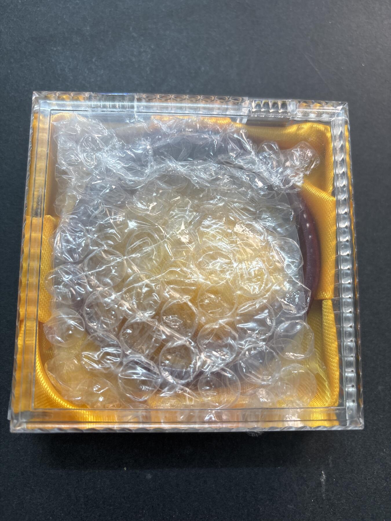 文馨钱币收藏第 278 场，银元，纸币，铜章场 长期接收代拍品 玉镯带盒子一个，什么货不懂