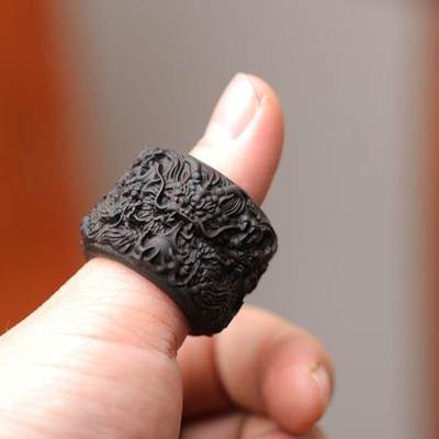 听雨轩（16）木雕 - 沉香木九龙扳指