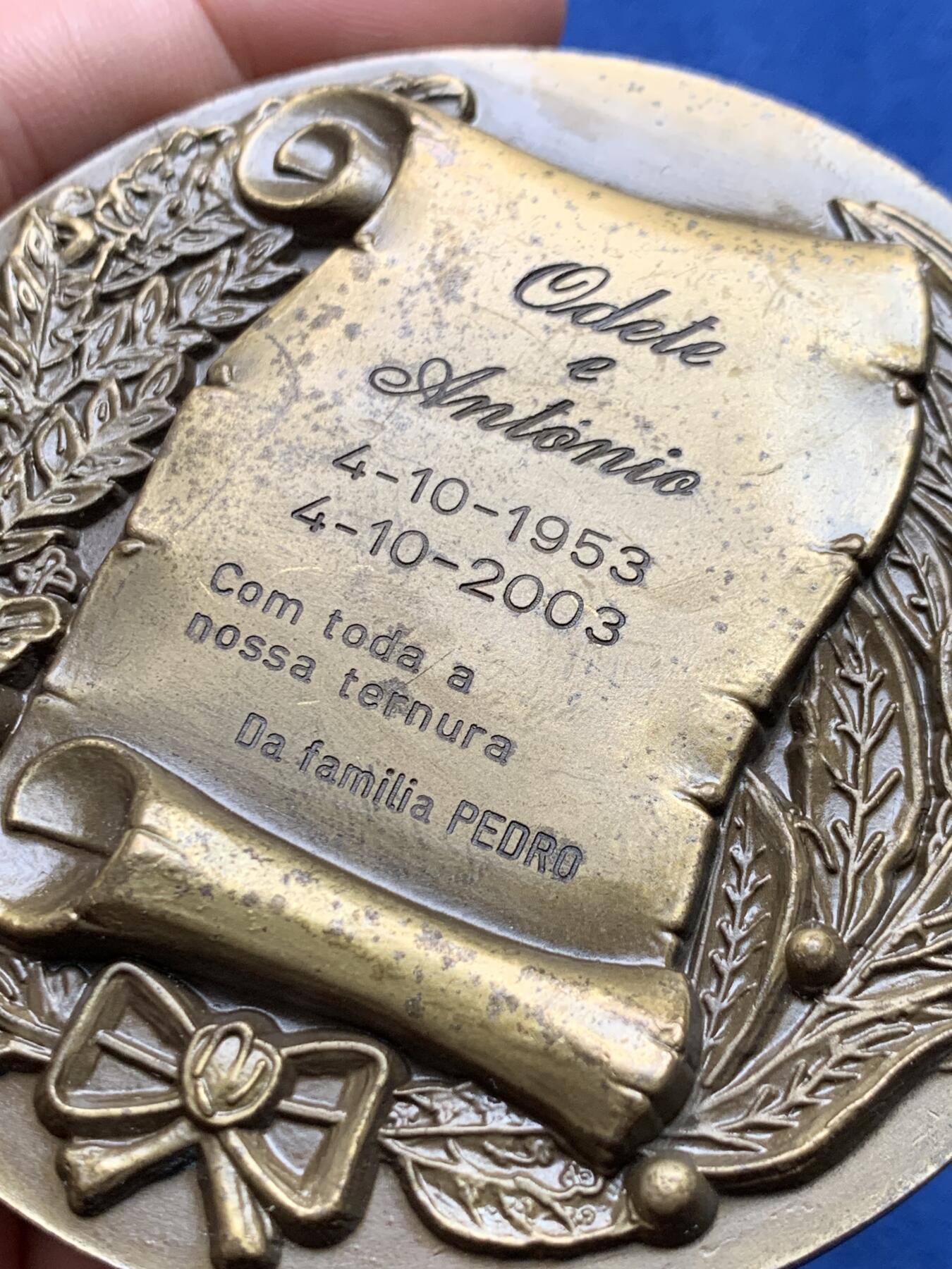 《竞宝斋》第434场 周日，周一2场连拍 （全场包邮） 金婚纪念章 双面高浮雕 244.1克 77.5mm