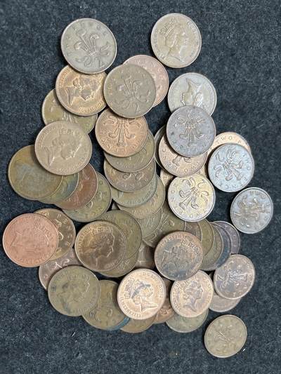 文馨钱币收藏第 278 场，银元，纸币，铜章场 长期接收代拍品 - 英国女王 2 便士 52 枚