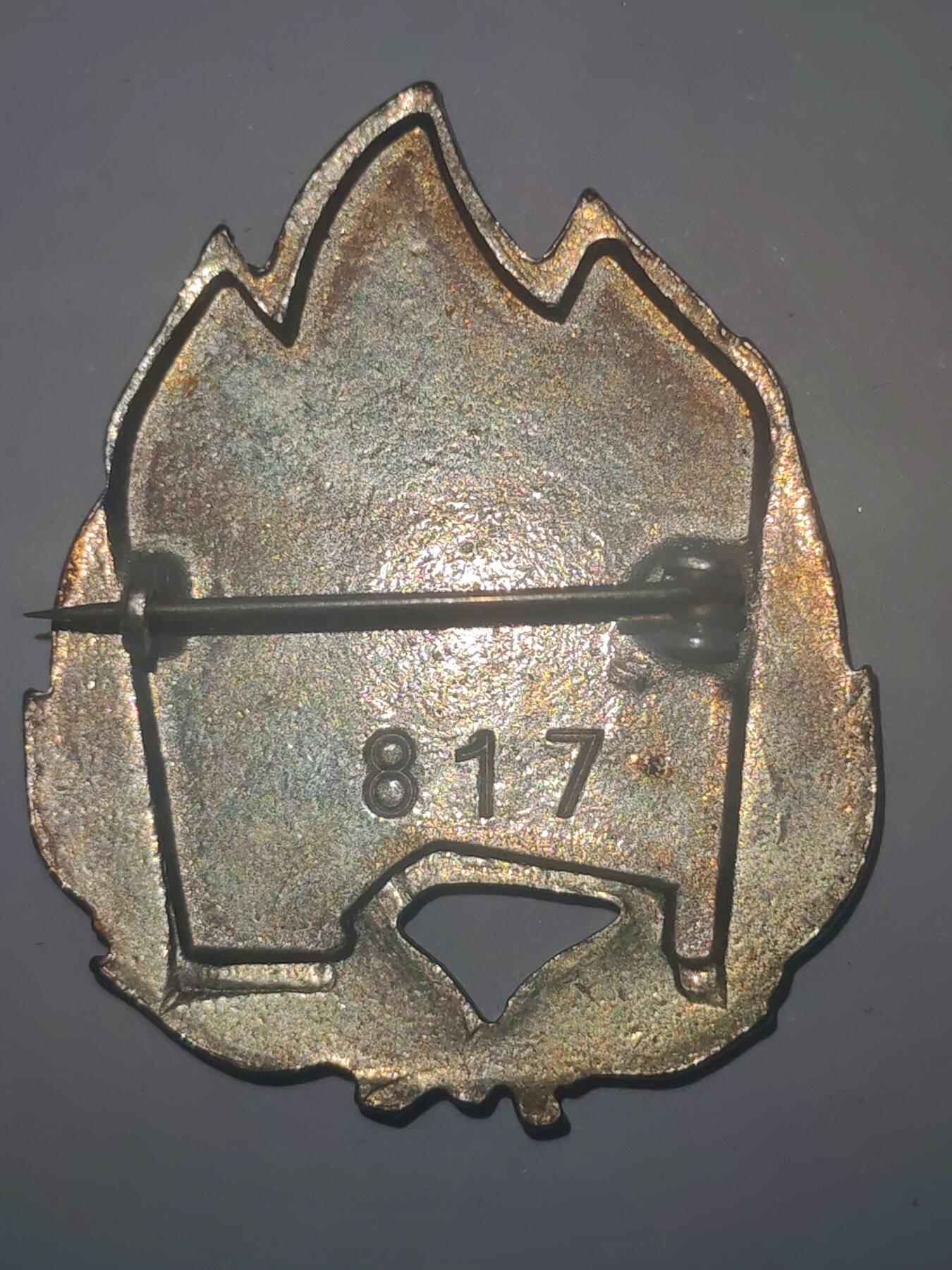 韵星假日精品2025秋季军品类拍卖会-- Rimey Holidays Boutique 2025 Autumn Militaria Sale 捷克斯洛伐克共青团第一版证章 早期带号