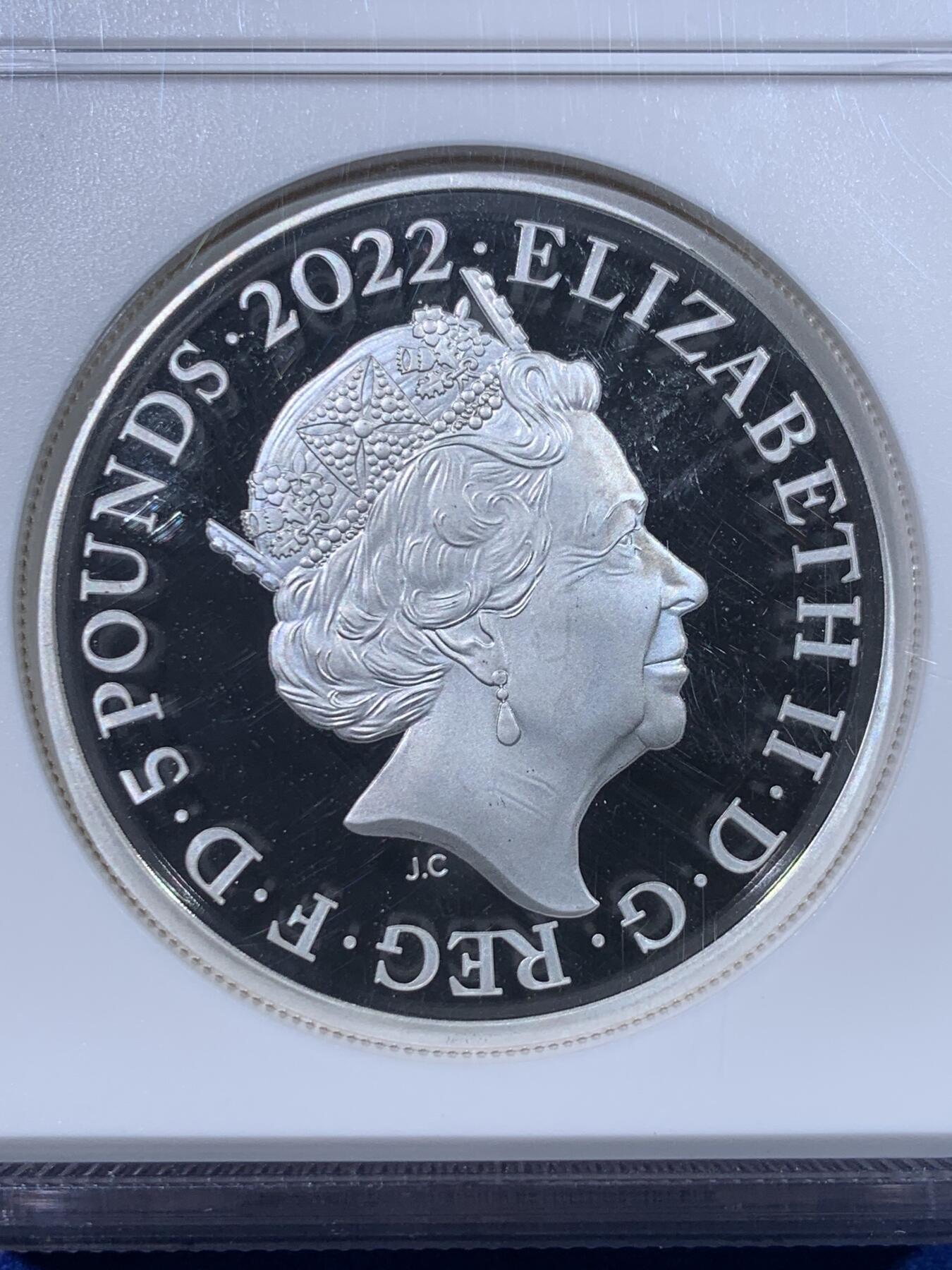 《竞宝斋》第434场 周日，周一2场连拍 （全场包邮） 四枚一组 NGC PF70UC 英国2022年/2023年发行哈利波特25周年精制纪念银币 哈利波特与魔法石2英镑（1盎司克重，999银，币径38.61MM，限量发行1万5千枚，盒证齐全）+霍格沃兹特快列车5英镑 加厚版（2盎司克重，999银，币径38.61MM，限量发行760枚）+邓布利多教授2英镑（1盎司克重，999银，币径38.61MM，限量发行5千枚）+首期 霍格沃茨魔法学院2英镑（1盎司