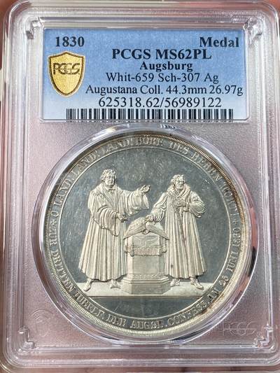 万国钱币拍卖第054期 - PCGS MS62PL 1830年德国萨克森奥格斯堡新教忏悔300周年纪念大银章 类精制镜面 大规格环金彩极美 银章由名家LOOS设计描绘了新教领袖路德向皇帝卡尔五世交付忏悔书 罕见品种类镜面精铸