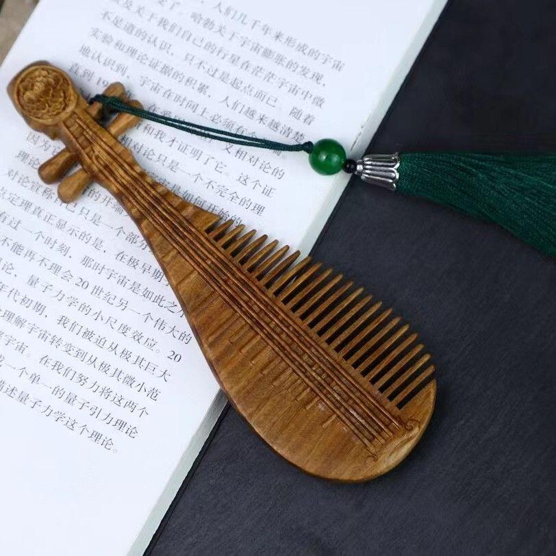 听雨轩（16）木雕 绿檀木琵琶梳雕花木梳 14.5*4.9cm