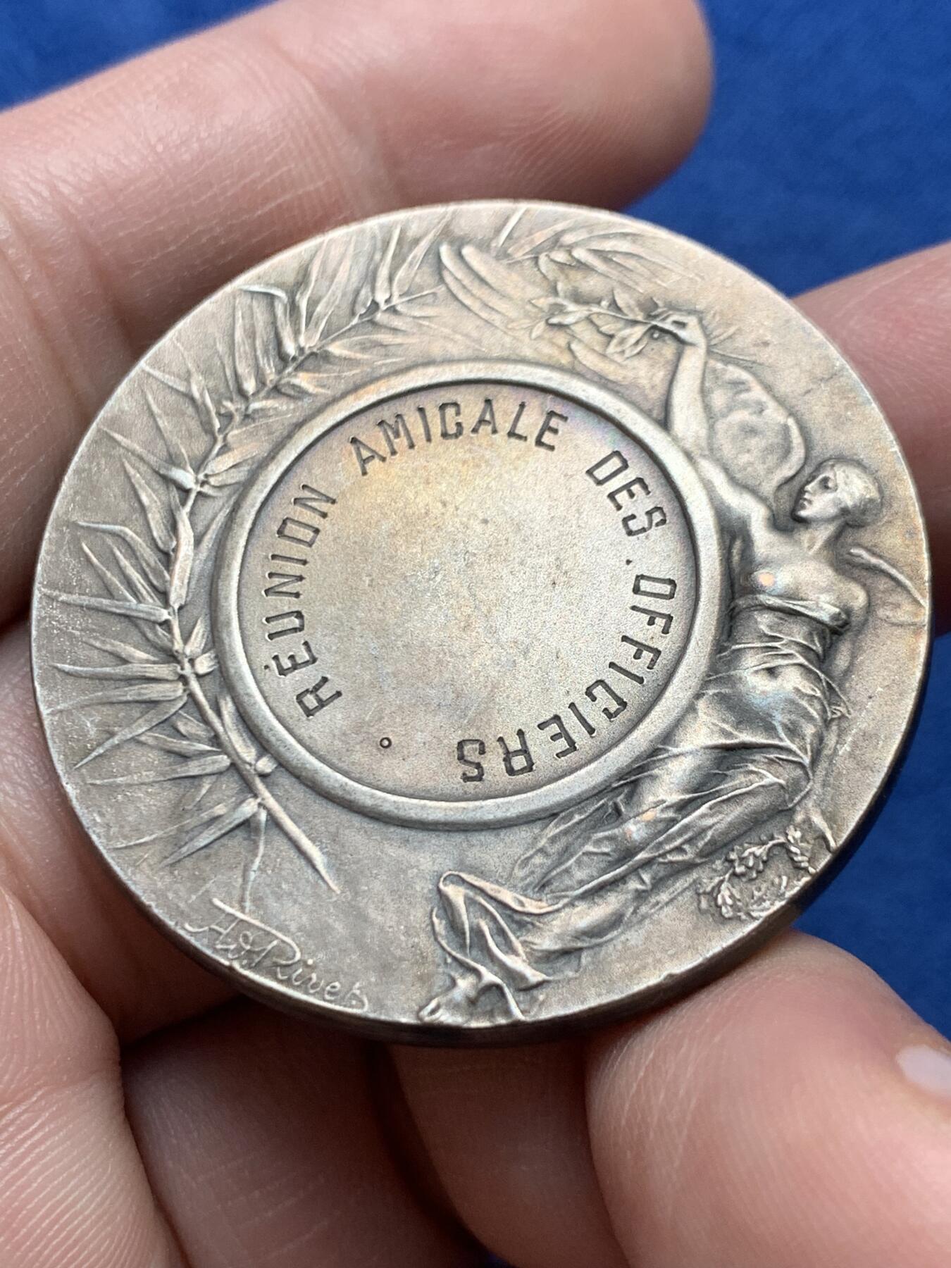 《竞宝斋》第434场 周日，周一2场连拍 （全场包邮） 法国军官联谊会镀银铜章 34.15克 39.9mm 丰饶角铜标