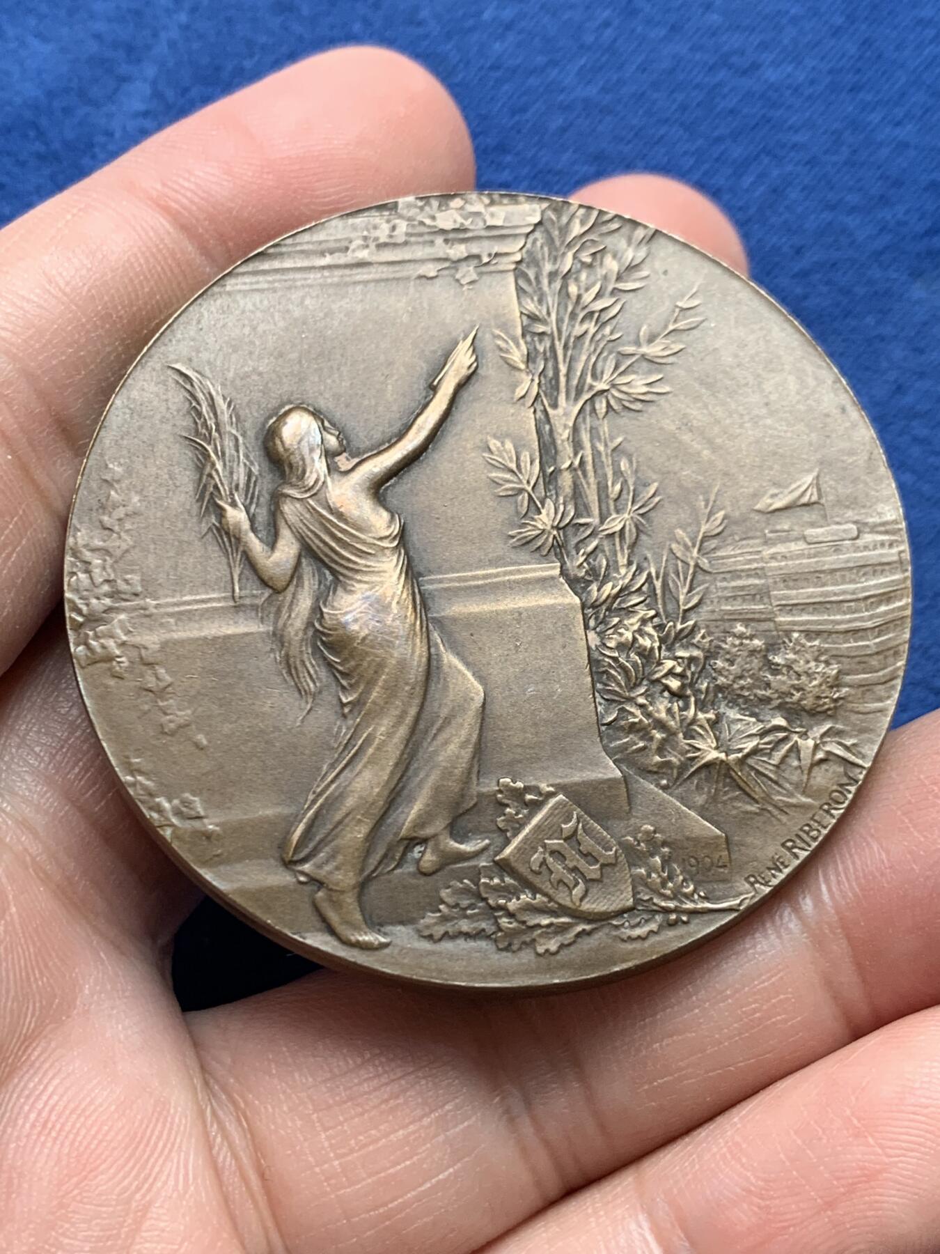 《竞宝斋》第434场 周日，周一2场连拍 （全场包邮） 法兰西《晨报》颁发纪念铜章 63.45克 51.2mm 丰饶角铜标