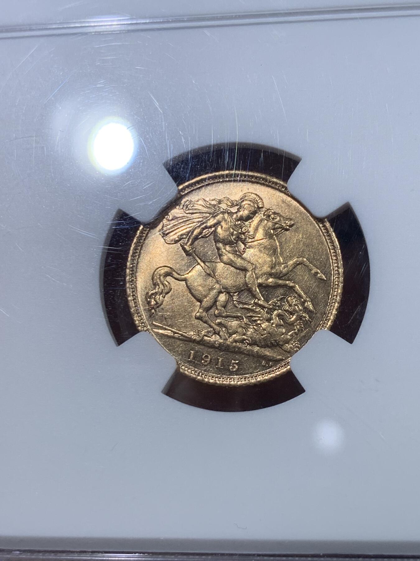 《竞宝斋》第434场 周日，周一2场连拍 （全场包邮） NGC MS61 澳大利亚 1915S 乔治五世 马剑 1/2SOV 金币，917金，3.994克，金价高涨的时候适合入手