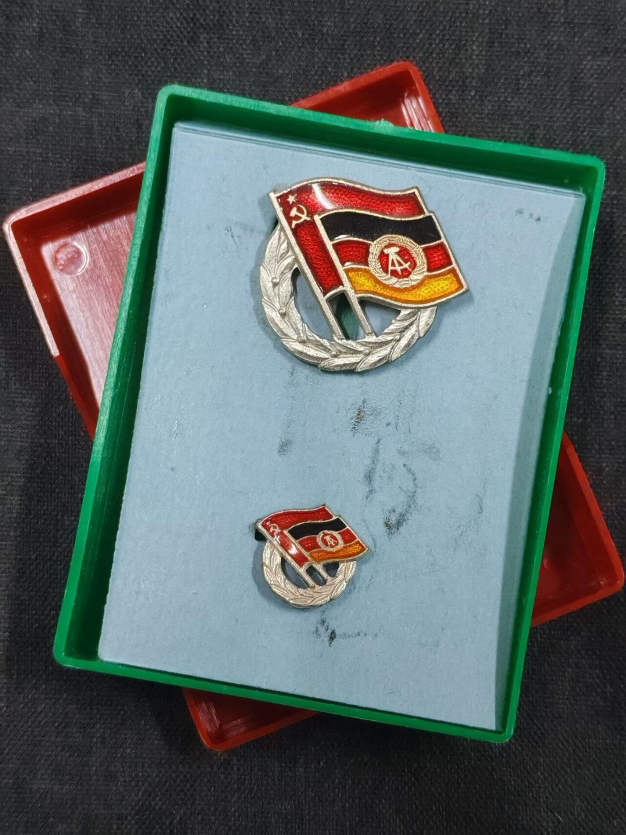 罗岚⭐爱藏⭐精品专拍第七场-分享拍场赚佣（周六有群拍，详细看简介） 民主德国银级苏🉐友谊奖章带原盒mini 美品齐全一套