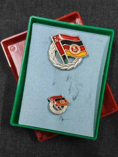 罗岚⭐爱藏⭐精品专拍第七场-分享拍场赚佣（周六有群拍，详细看简介） - 民主德国银级苏🉐友谊奖章带原盒mini 美品齐全一套