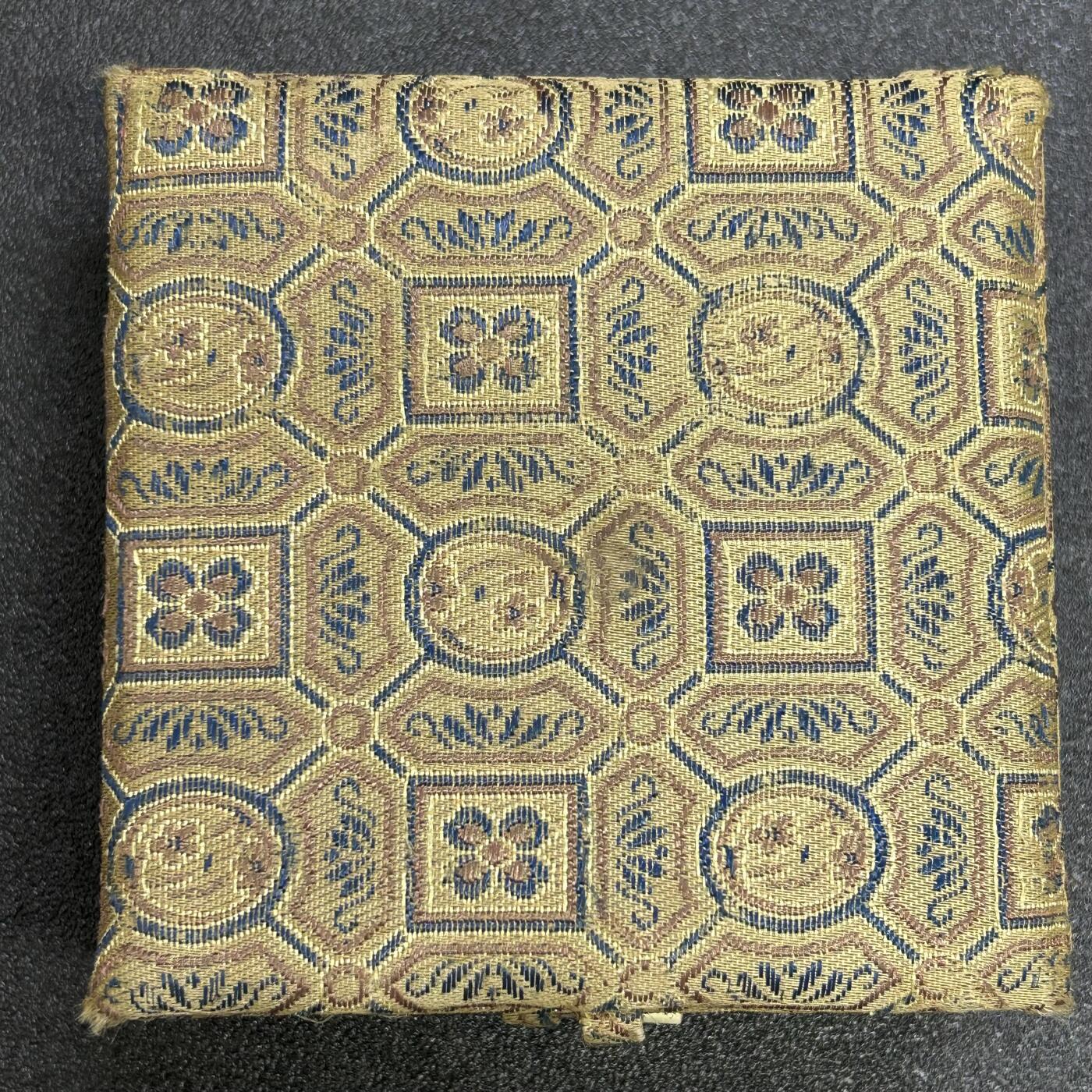 西秦中古拍卖第六十四期 80年代中山大学建校纪念大铜章 带原盒