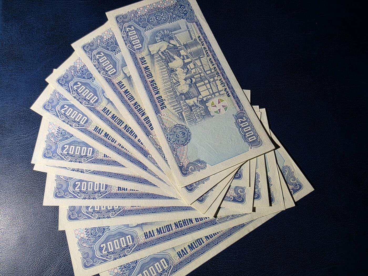 叁拾收藏第33期 越南1991年20000盾10张纸钞版UNC--（有压痕，边缘潮斑）