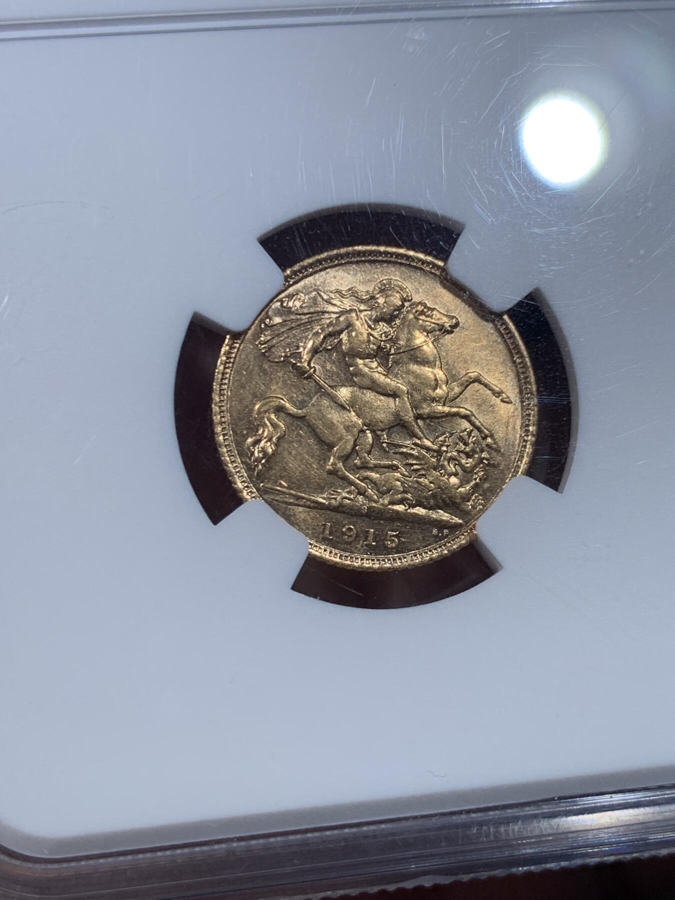 《竞宝斋》第434场 周日，周一2场连拍 （全场包邮） NGC MS61 澳大利亚 1915S 乔治五世 马剑 1/2SOV 金币，917金，3.994克，金价高涨的时候适合入手