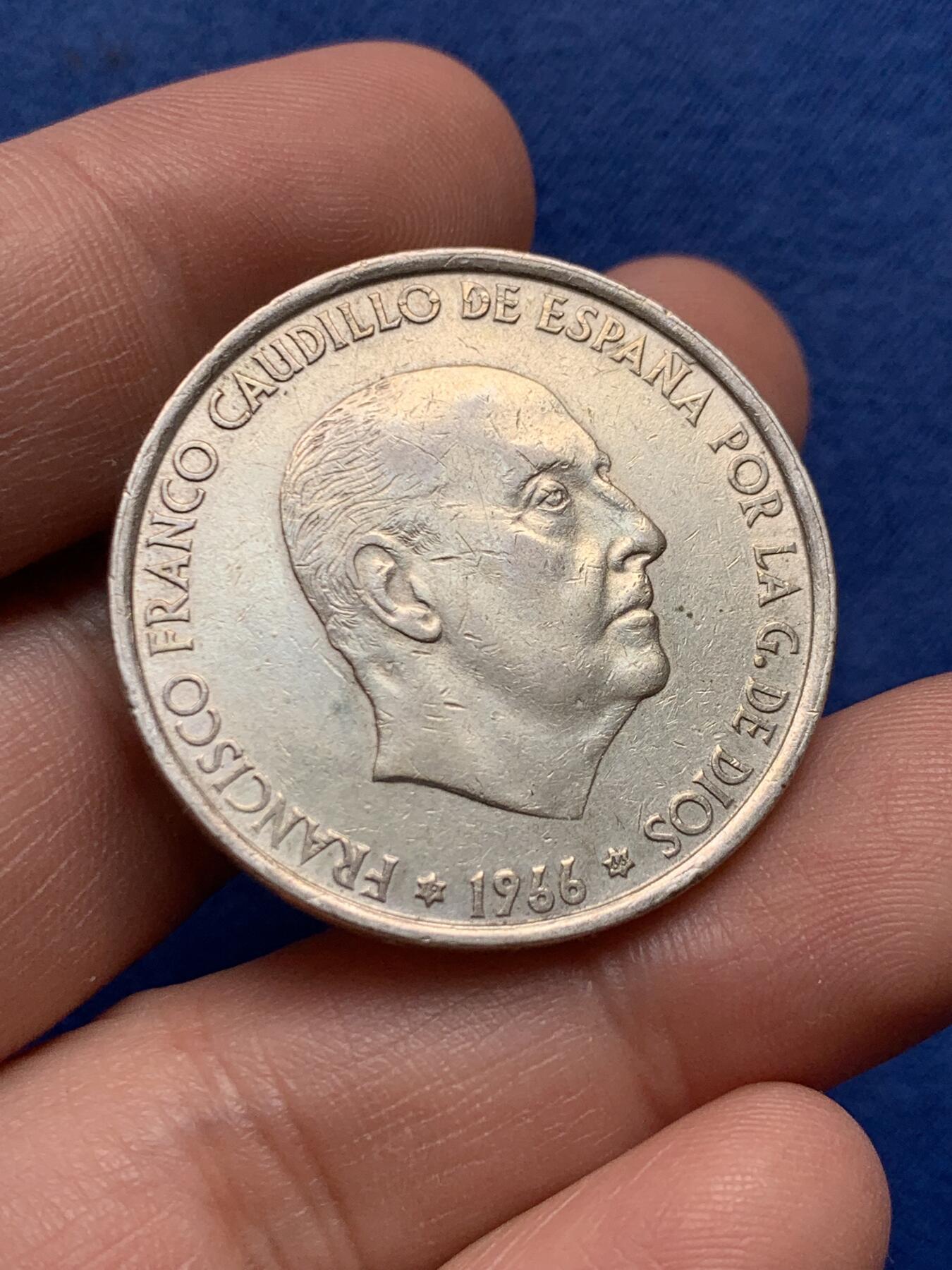 《竞宝斋》第434场 周日，周一2场连拍 （全场包邮） 西班牙 1966年 大独裁者弗朗哥 100比塞塔 银币