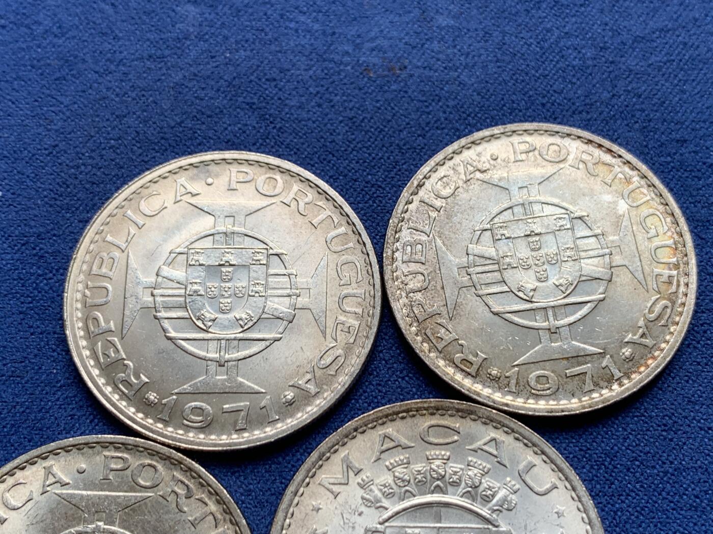 《竞宝斋》第434场 周日，周一2场连拍 （全场包邮） 四枚一组 澳门5元银币 好品 细节见图