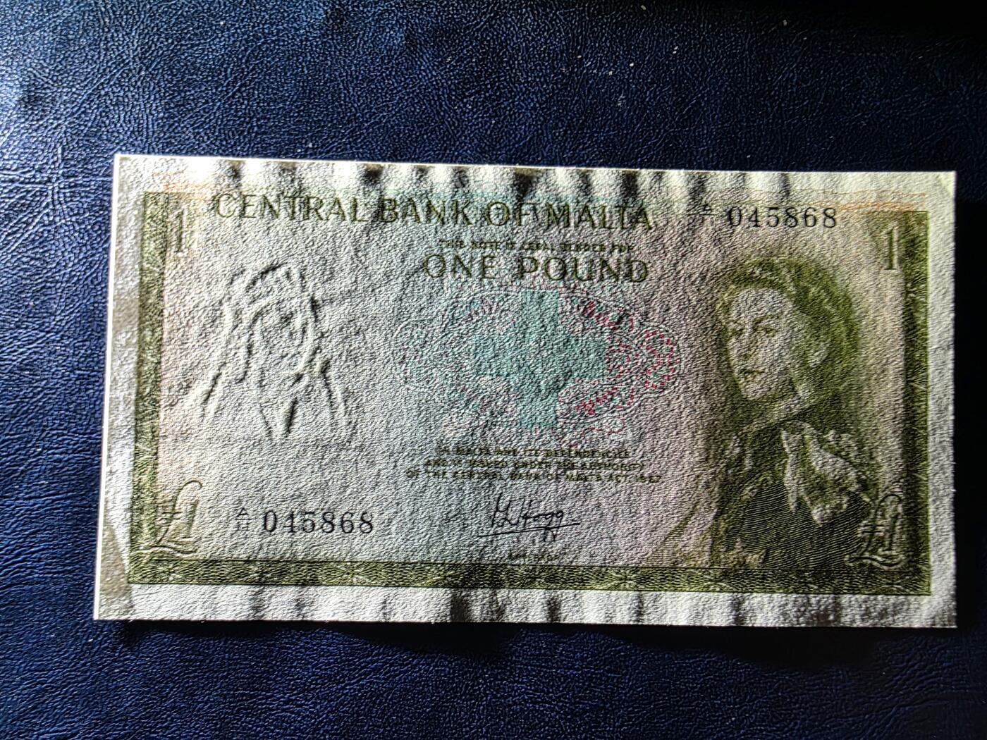 叁拾收藏第33期 马耳他戎装女王1镑  UNC--