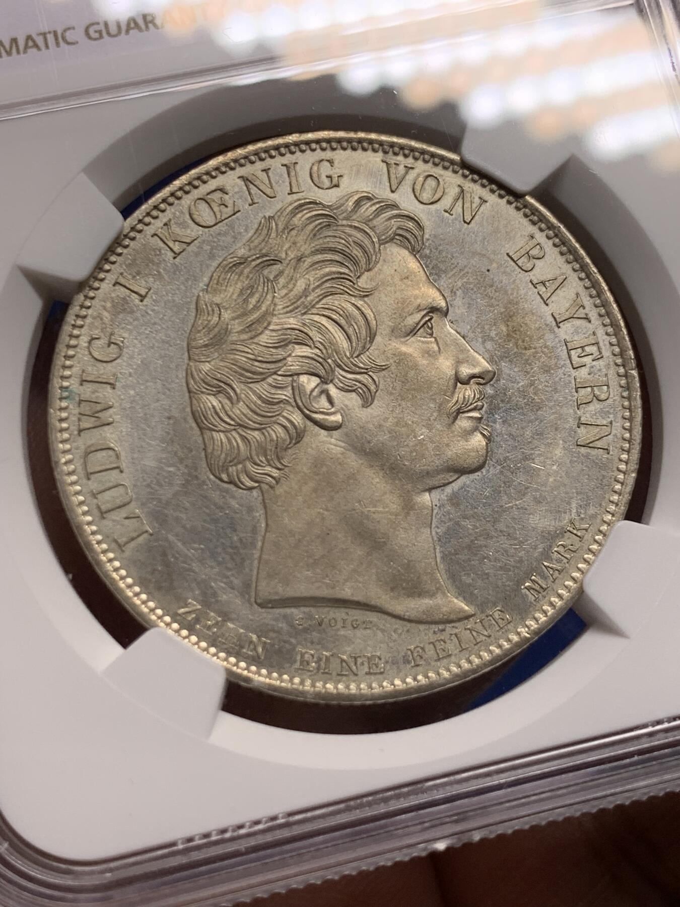 《竞宝斋》第434场 周日，周一2场连拍 （全场包邮） NGC UNC 德国 1835 巴伐利亚 本笃会学校纪念泰勒大银币 发丝清晰 底板也不错 值得入手的状态