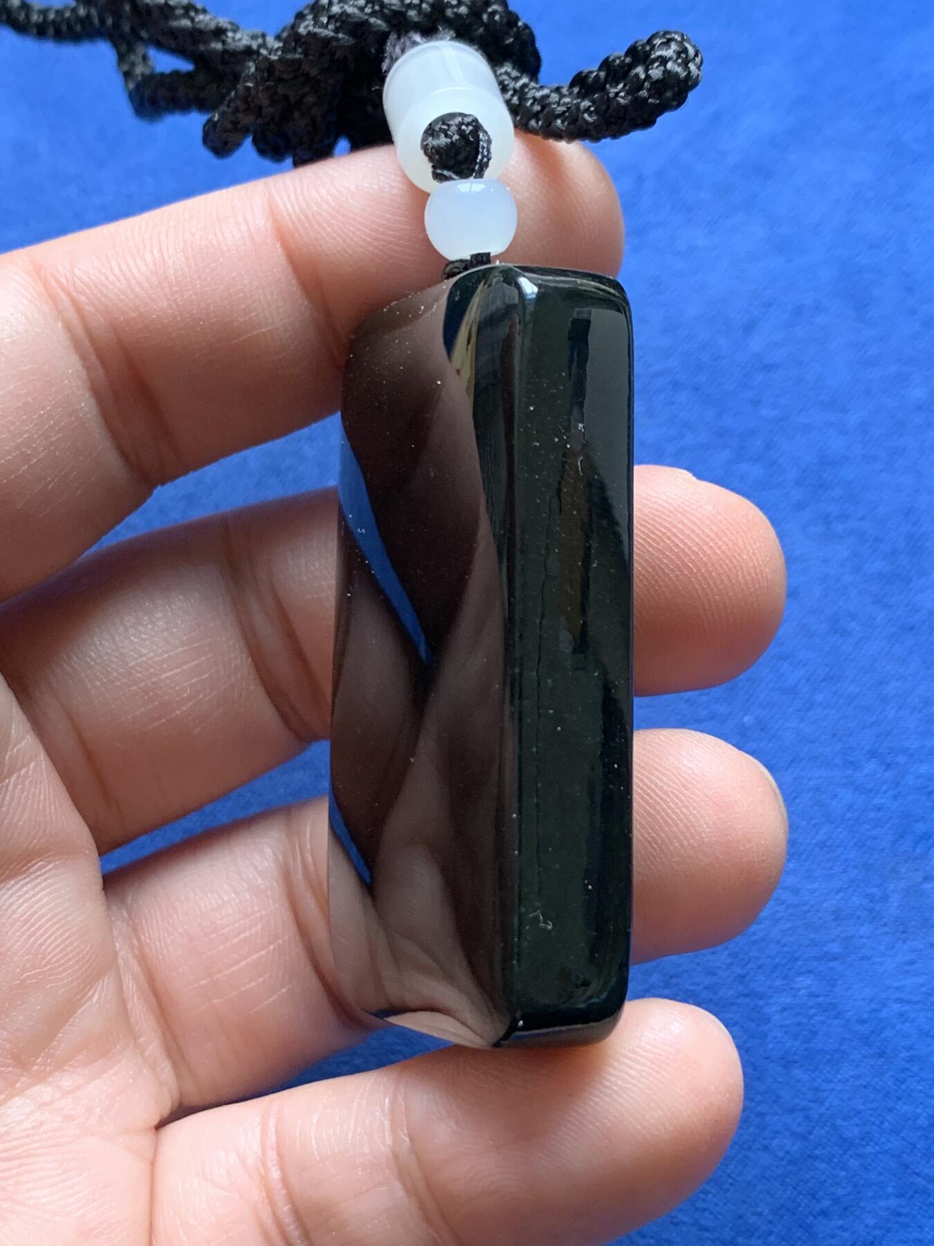 《竞宝斋》第434场 周日，周一2场连拍 （全场包邮） 墨色玉牌平安无事牌，50*30.3mm，总重约50克，抛光非常美