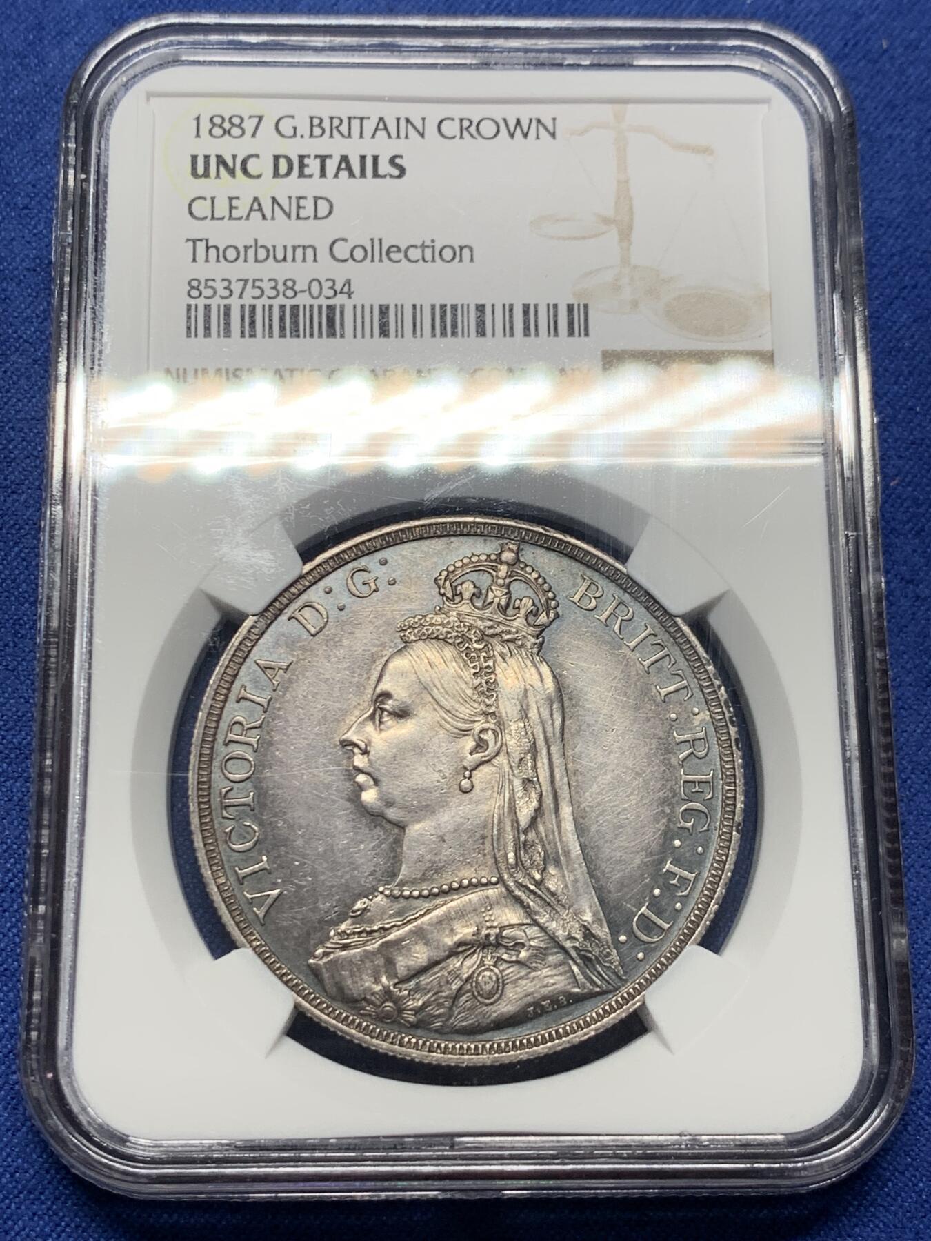 《竞宝斋》第434场 周日，周一2场连拍 （全场包邮） NGC UNCD 英国1887年维多利亚高冠马剑克朗，英国钱币名家Thorbum旧藏，双面包浆极美，适合自藏
