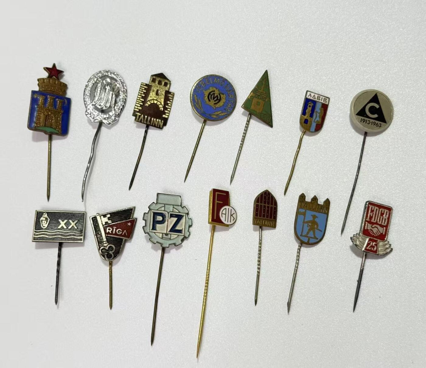 韵星假日精品2025秋季军品类拍卖会-- Rimey Holidays Boutique 2025 Autumn Militaria Sale 民主德国插针一组