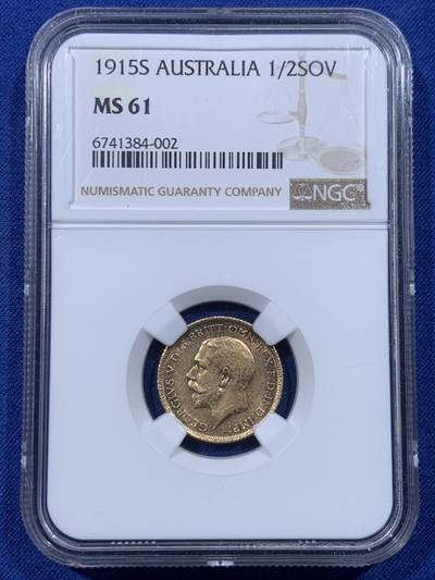《竞宝斋》第434场 周日，周一2场连拍 （全场包邮） - NGC MS61 澳大利亚 1915S 乔治五世 马剑 1/2SOV 金币，917金，3.994克，金价高涨的时候适合入手