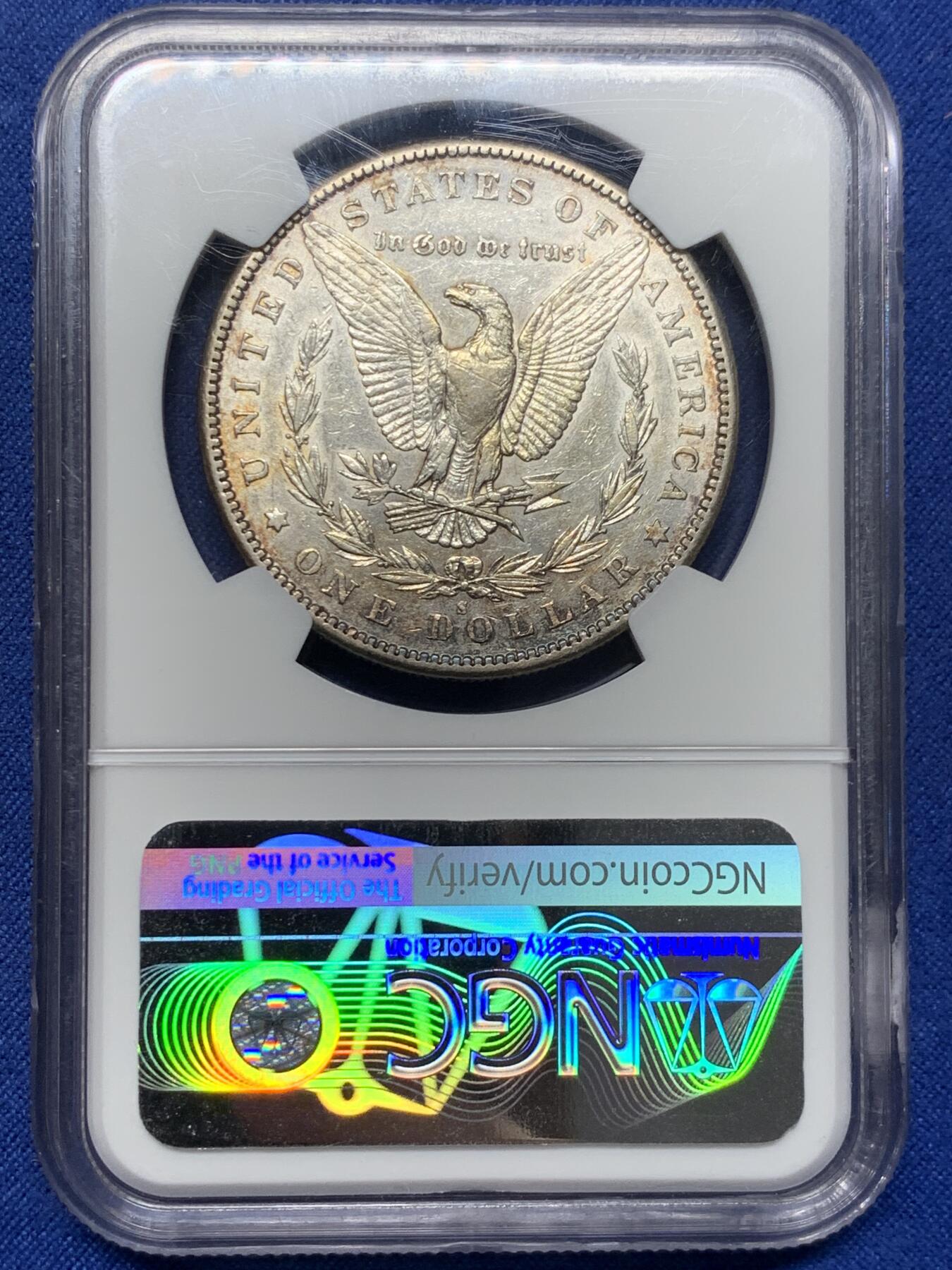 《竞宝斋》第434场 周日，周一2场连拍 （全场包邮） NGC AUD 1883年S厂美国摩根银币 罕见摩根，1883年摩根O厂和P厂都常见，S厂极少见，MS63白币书价2700刀，MS65白币书价42000刀，稀缺程度，可见一斑。此外该枚两面带淡金彩，更加难得