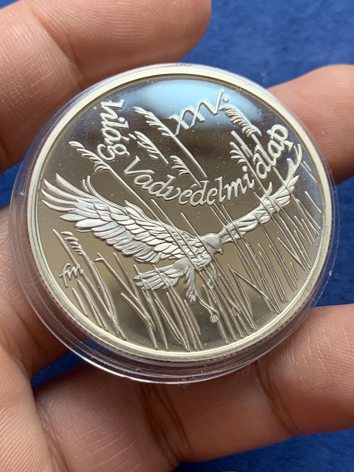 《竞宝斋》第434场 周日，周一2场连拍 （全场包邮） 匈牙利1988年世界自然基金会WWF纪念之苍鹰银币 28g 900银