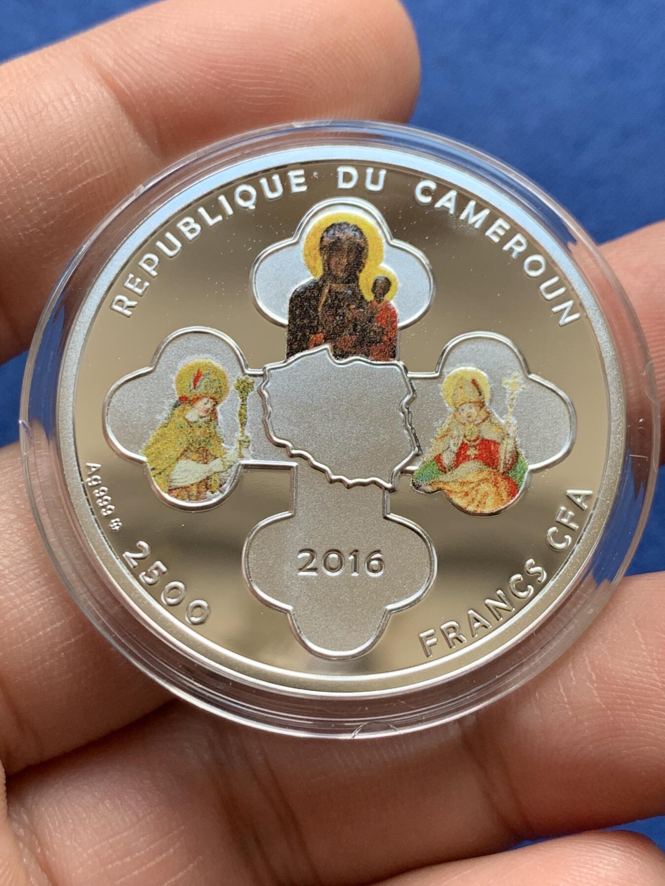 《竞宝斋》第434场 周日，周一2场连拍 （全场包邮） 喀麦隆2016年2500中非法郎彩色银币 波兰世界青年日 17.5克 999银 发行量：966 带证