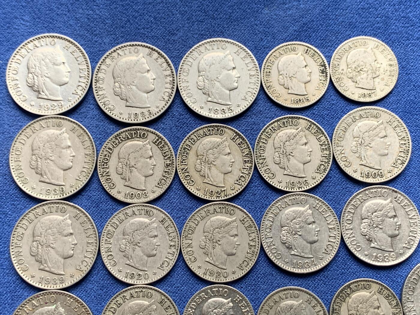 《竞宝斋》第434场 周日，周一2场连拍 （全场包邮） 31枚一组 瑞士早年份生丁镍币，20生丁17枚，10生丁9枚，5生丁5枚。都是1940年之前的年份，含1887/1885年5生丁，1883/1885年20生丁镍币，凑年份的不要错过了！具体年份版本以图片为准
