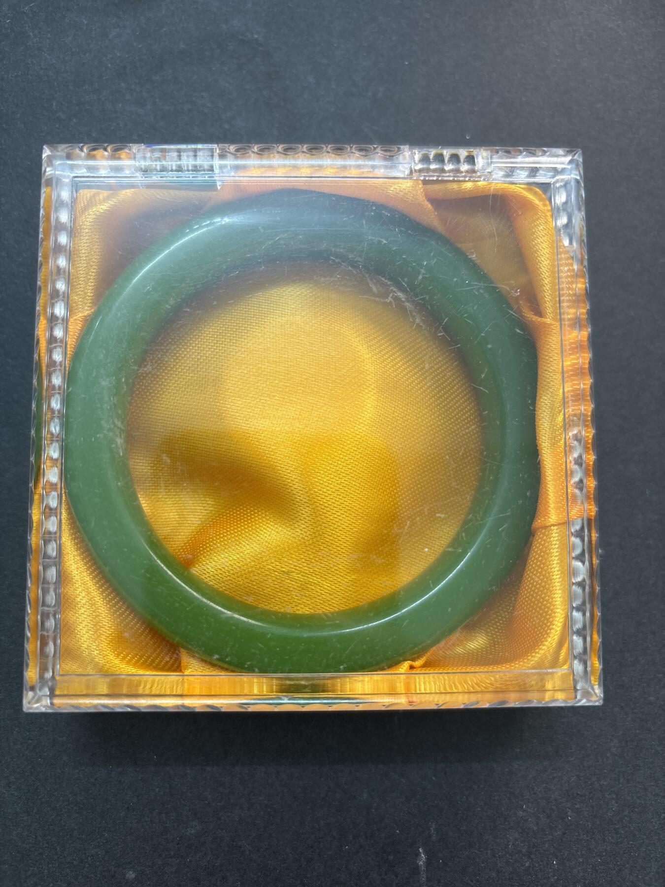 文馨钱币收藏第 278 场，银元，纸币，铜章场 长期接收代拍品 玉镯带盒子一个，什么货不懂