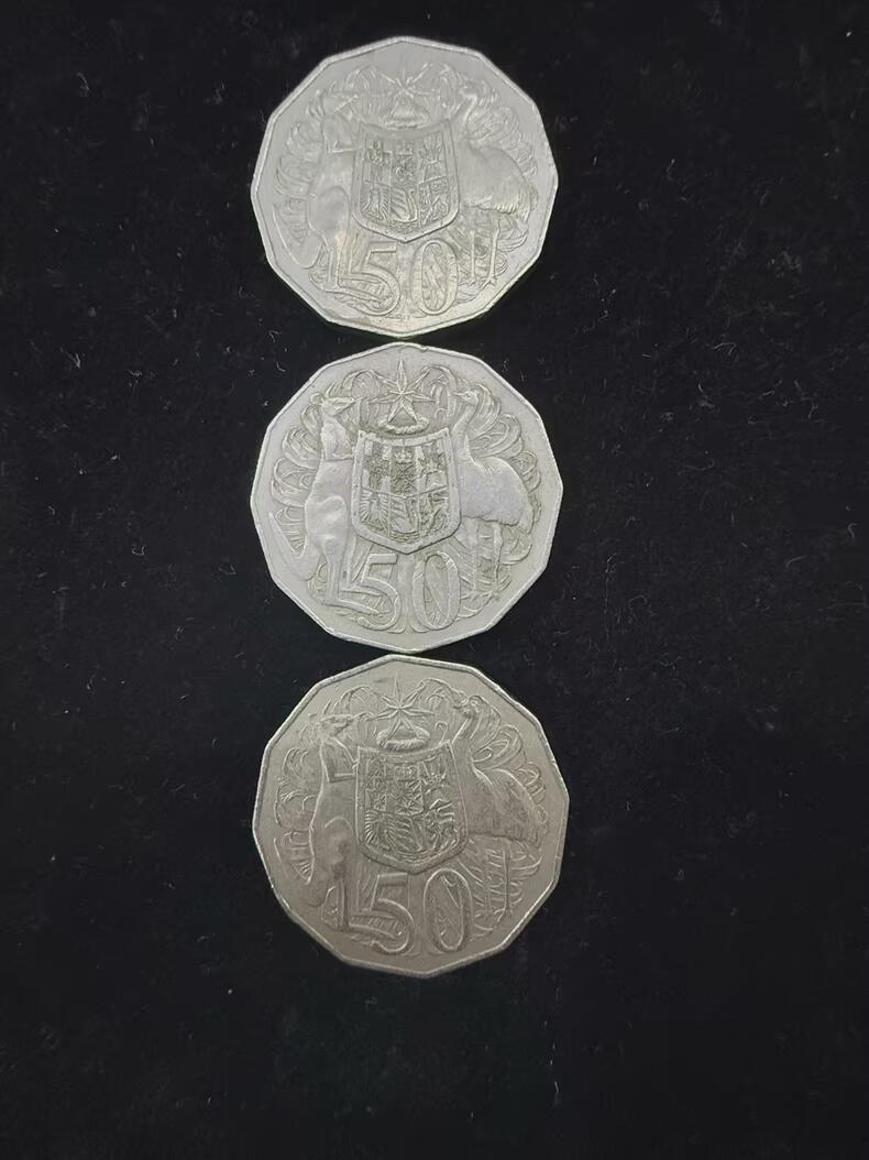 开心价稀有澳大利亚1971年一枚、1983 年兩枚50分硬币，三枚一起走,少有十二角边形设计！