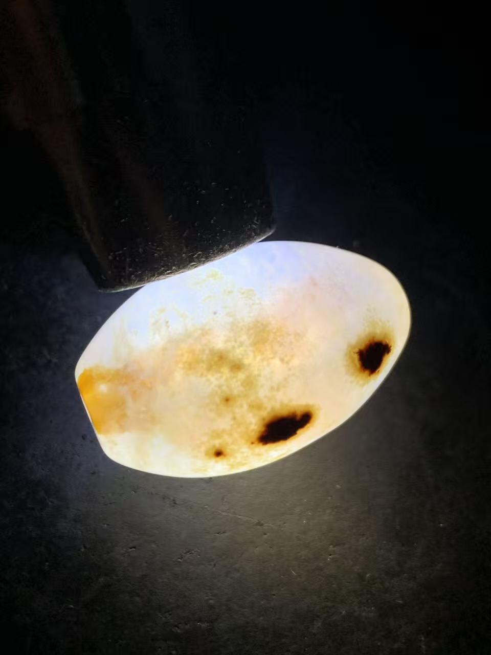 精美冰飘糖心料战国红玛瑙随形勒子一颗！