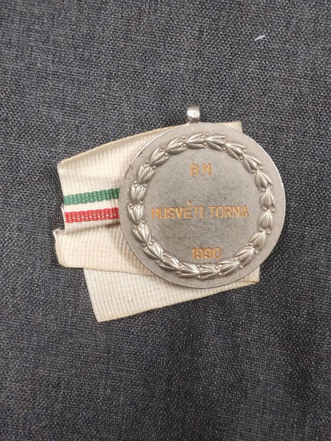 罗岚⭐爱藏⭐精品专拍第七场-分享拍场赚佣（周六有群拍，详细看简介） 匈牙利人民共和国最后一年1990（几个月后垮台了）银级体育竞赛奖章 实发带刻字 非常少见 见证历史